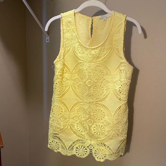 Skies Are Blue Tops - Yellow lace sleeveless blouse, size small.